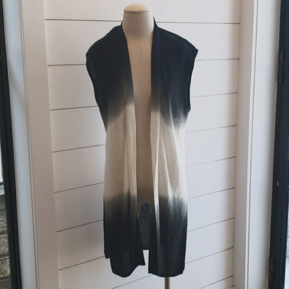 Two by Vince Camuto small duster so soft black grey white/cream